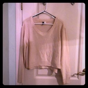 H & M mini sweater size M in beige.